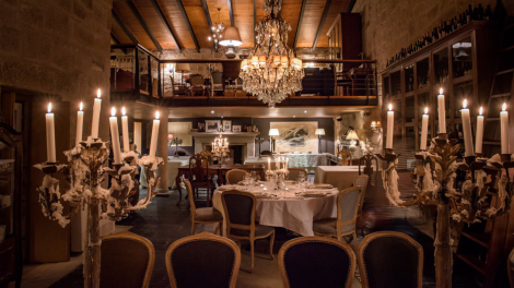 Ambiente histórico do Restaurante Casas do Côro