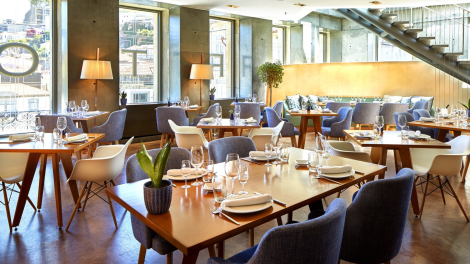 Ambiente sofisticado do Decastro Restaurante Espaço Cruz 