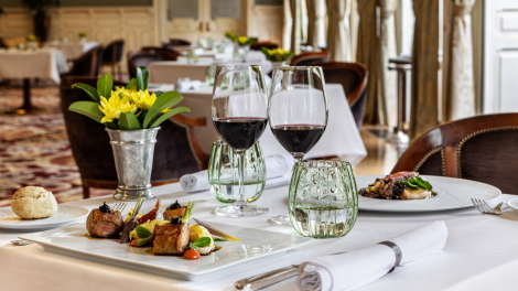 Sala de jantar elegante no Restaurante Vidago Palace